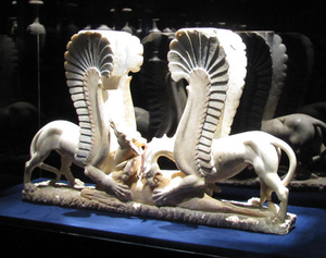 J Paul Getty Museum Returns to Italy (2007)